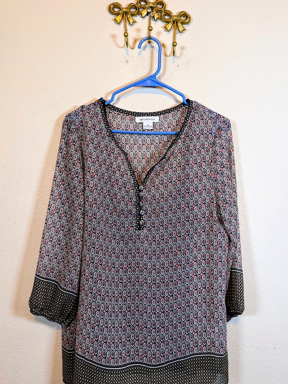 Liz Claiborne Navy Geometric Split-Neck Tunic Top. Size M